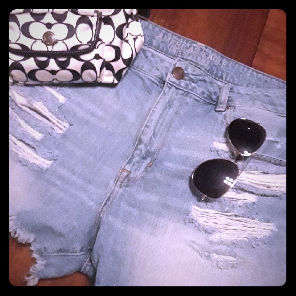 American Eagle ~ festival cutoffs woman's sz 16